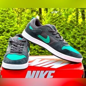 NEW Nike SB Alleyoop (Black / Green) - Mens US 10 | Womens US 11.5